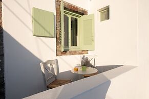 White Orchid Cave House & Studio