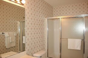 Golf Resort Condo 604M at Brunswick Plantation Close to Beach in Calab