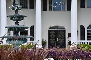 507m 1 Bedroom Condo by RedAwning