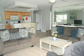 2503m 1 Bedroom Condo by RedAwning