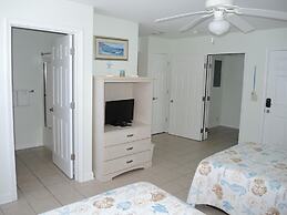 Studio Villa 2307L with 27 Hole Golf Course Onsite by RedAwning