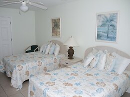 Studio Villa 2307L with 27 Hole Golf Course Onsite by RedAwning