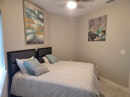 Bungalow Tarvana #2 3 Bedroom Home by RedAwning