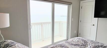 Bungalow Tarvana #2 3 Bedroom Home by RedAwning