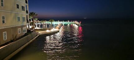 Bungalow Tarvana #2 3 Bedroom Home by RedAwning