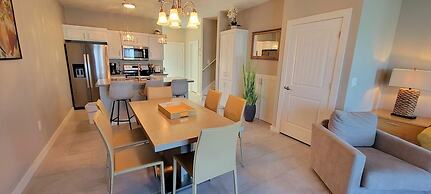 Bungalow Tarvana #2 3 Bedroom Home by RedAwning