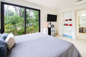 Private Garden Condo by Concierge4u