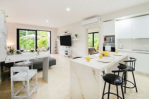 Private Garden Condo by Concierge4u