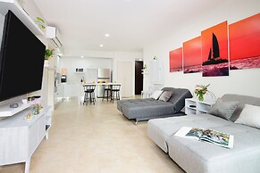 Private Garden Condo by Concierge4u