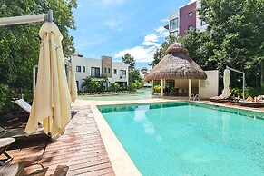 Private Garden Condo by Concierge4u