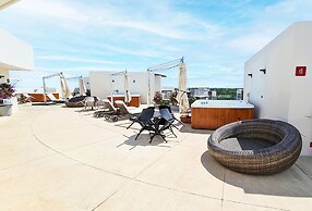 Private Garden Condo by Concierge4u