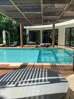 Private Garden Condo by Concierge4u