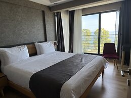 Şehrar Suit Hotel
