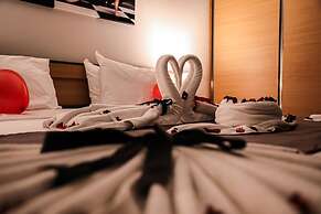 Şehrar Suit Hotel