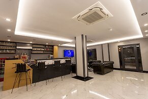 Şehrar Suit Hotel