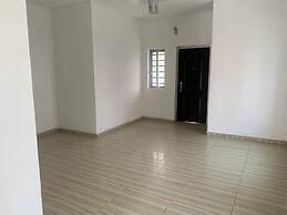 Beautiful 2-bed Apartment in Badore, First Unity
