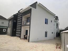 Beautiful 2-bed Apartment in Badore, First Unity