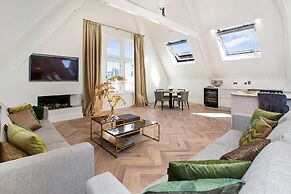 The Penthouse - With 360 Private Terrace Views of the Cathedral and Ex