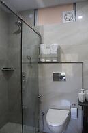 Manuni Inn - Riverside Hotel