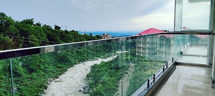 Manuni Inn - Riverside Hotel