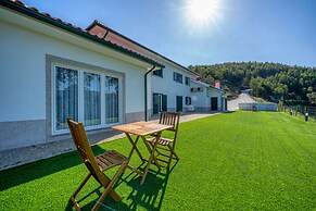 Central Suites Arouca