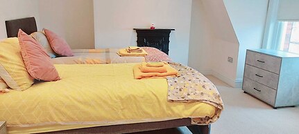 Monthly, Short, Stays 2-bed Apartment in Reading