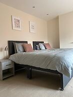 Monthly, Short, Stays 2-bed Apartment in Reading