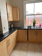 Monthly, Short, Stays 2-bed Apartment in Reading