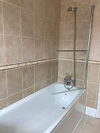 Monthly, Short, Stays 2-bed Apartment in Reading