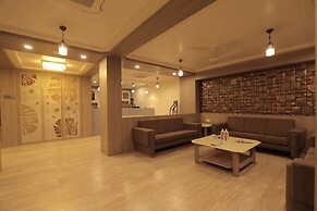 Pride Biznotel Gir Sasan