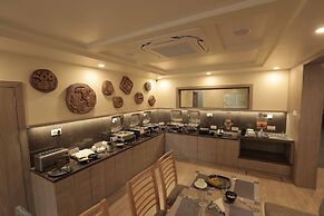 Pride Biznotel Gir Sasan