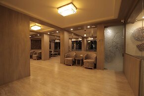 Pride Biznotel Gir Sasan