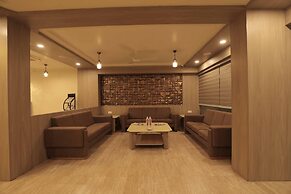 Pride Biznotel Gir Sasan