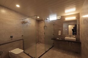 Pride Biznotel Gir Sasan