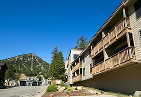 Boutique Complex Steps Away from Mammoth! Hike, Mountain Bike, Free Wi