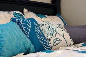 Cute Cozy Bungalow Down Town Jacuzzi