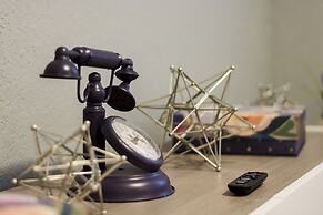 Cute Cozy Bungalow Down Town Jacuzzi