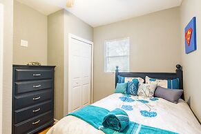 Cute Cozy Bungalow Down Town Jacuzzi