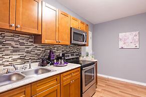 Cute Cozy Bungalow Down Town Jacuzzi