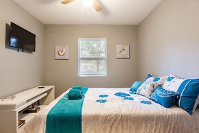 Cute Cozy Bungalow Down Town Jacuzzi