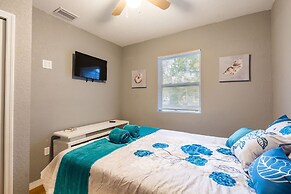 Cute Cozy Bungalow Down Town Jacuzzi