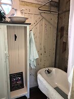 Adams League Historic Inn