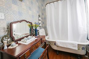 Adams League Historic Inn