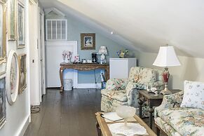 Adams League Historic Inn