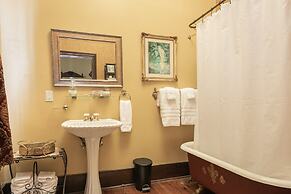 Adams League Historic Inn