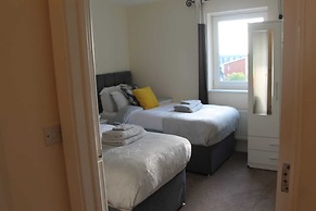 Remarkable 2-bed Apartment in Reading