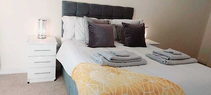 Remarkable 2-bed Apartment in Reading