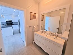 Lighthouse Point Residences