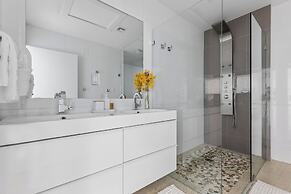 Lighthouse Point Residences