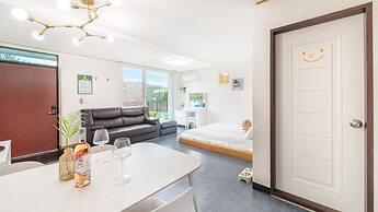 Chuncheon Dogandstay